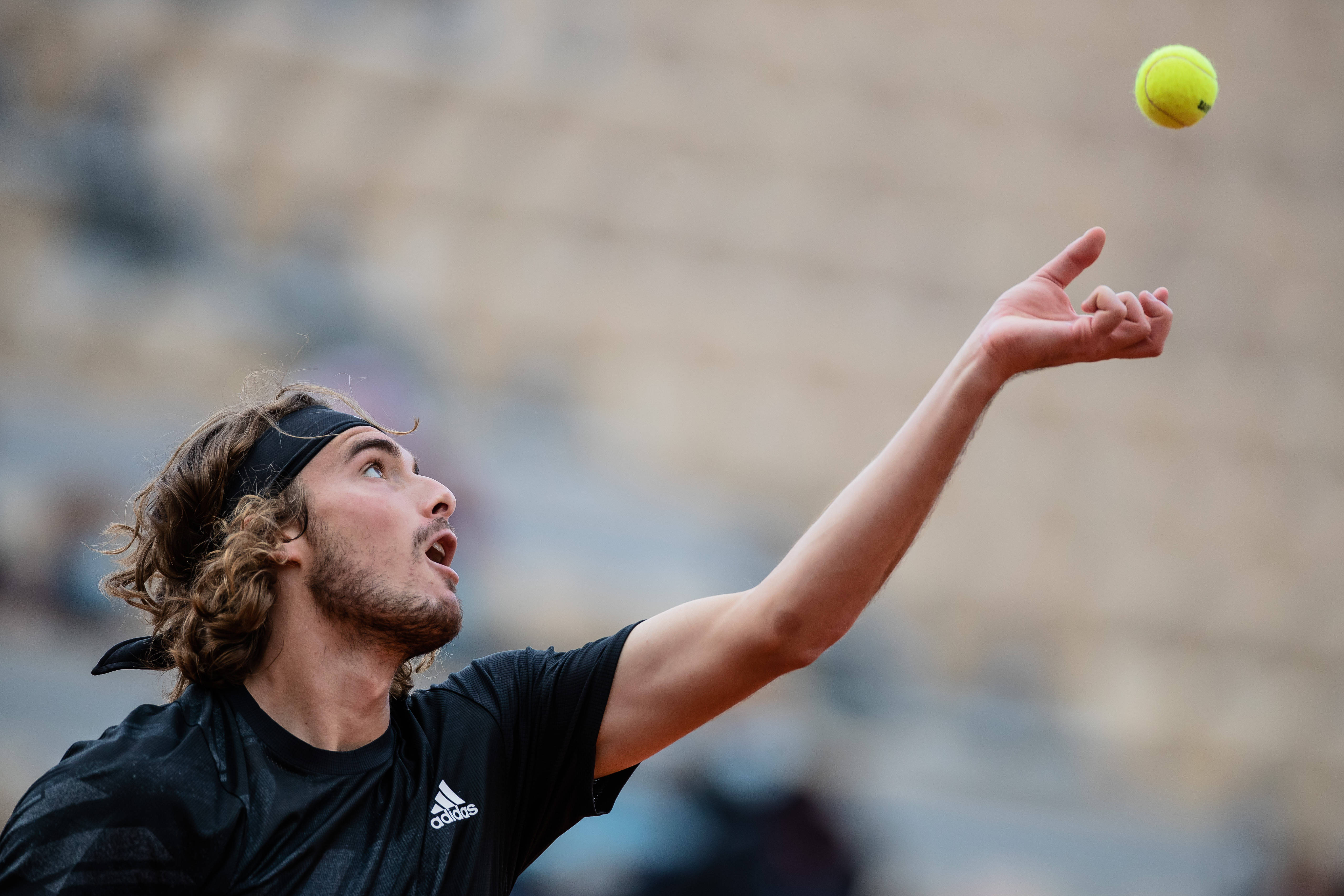 开云体育在线-关于英国网球队鏖战法国网球队，西西帕斯关键制胜的信息