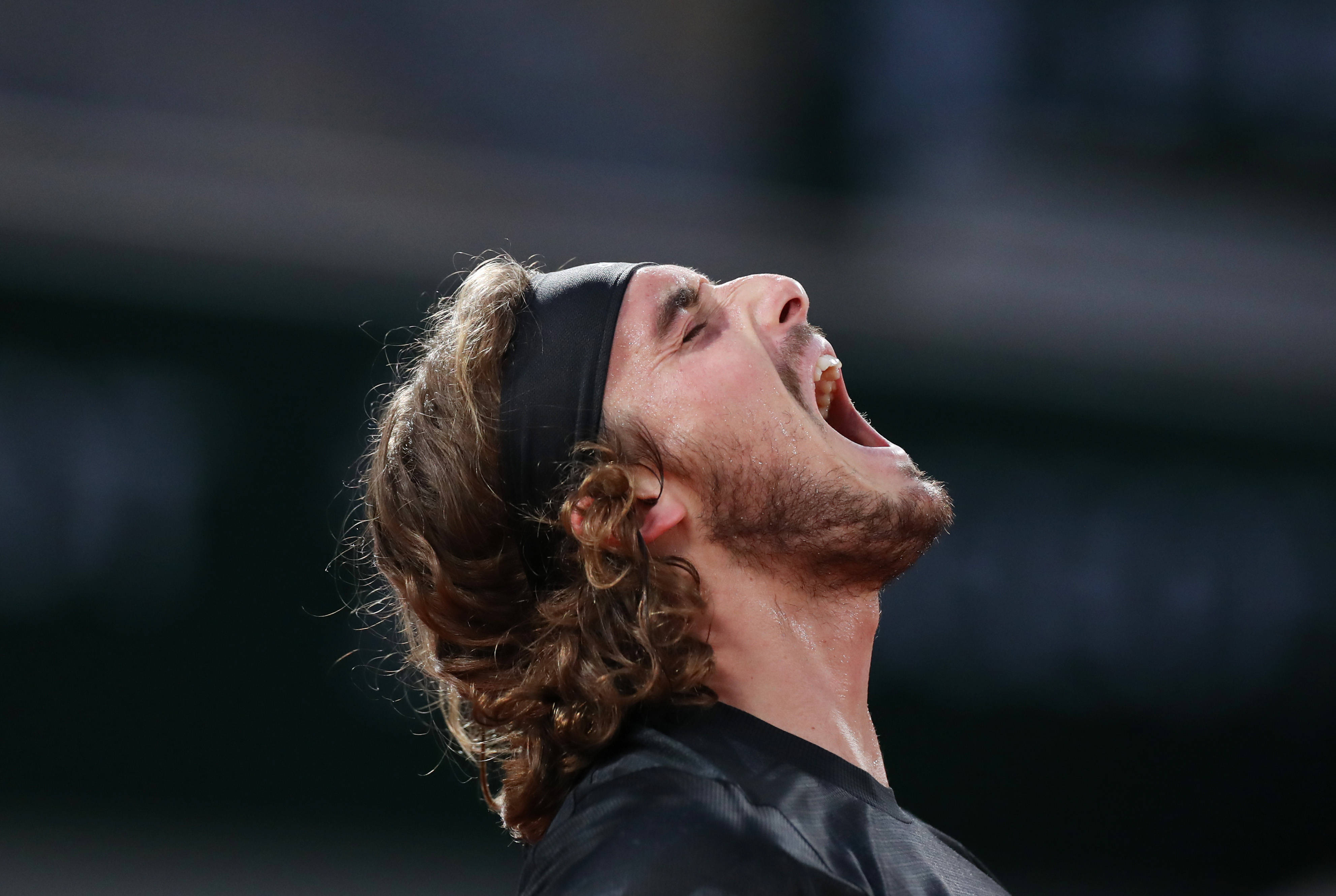 关于英国网球队鏖战法国网球队,西西帕斯关键制胜的信息 关于英国网球队鏖战法国网球队,西西帕斯关键制胜的信息