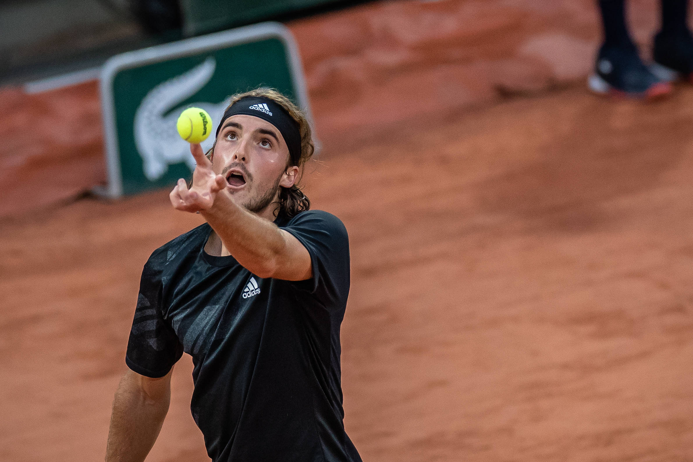 关于美国网球队血洗世界网球队,西西帕斯高光表现的信息 关于美国网球队血洗世界网球队,西西帕斯高光表现的信息