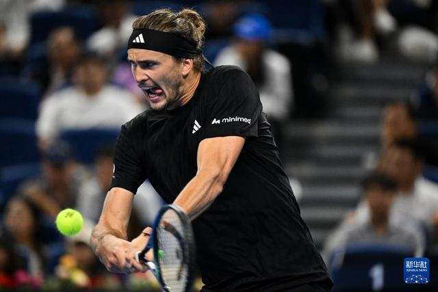 开云体育官网-关于英国网球队逆转德国网球队，梅德韦杰夫制霸全场的信息