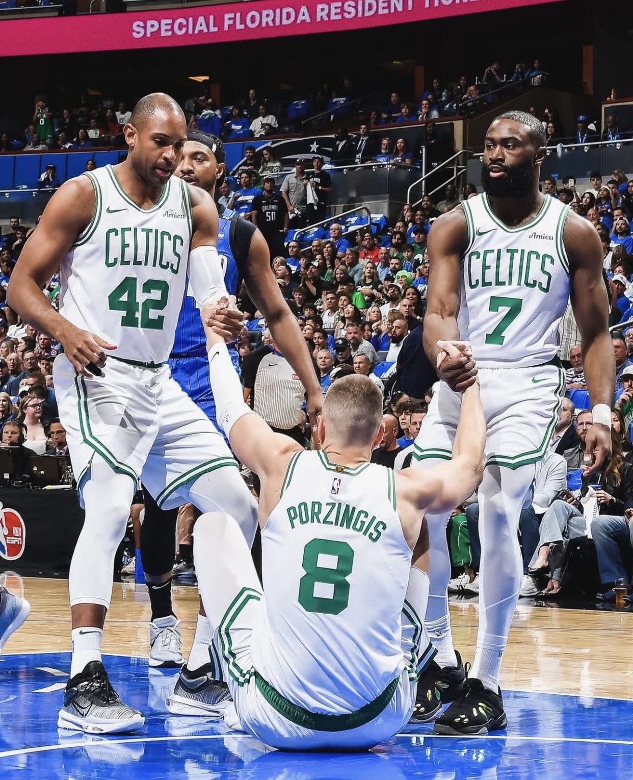 菲律宾男篮力克雄鹿,塔图姆一己之力扛起全队 菲律宾男篮力克雄鹿,塔图姆一己之力扛起全队