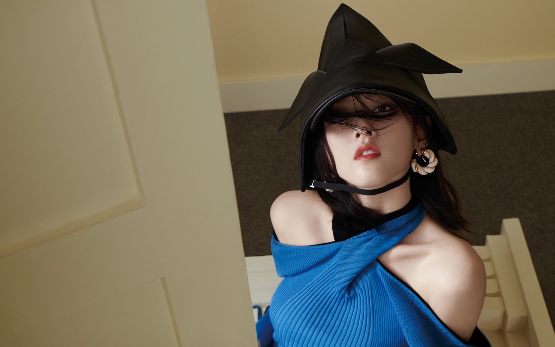 开云体育-维斯塔潘化身棋盘大师，法拉利以团队战术横扫阿斯顿马丁