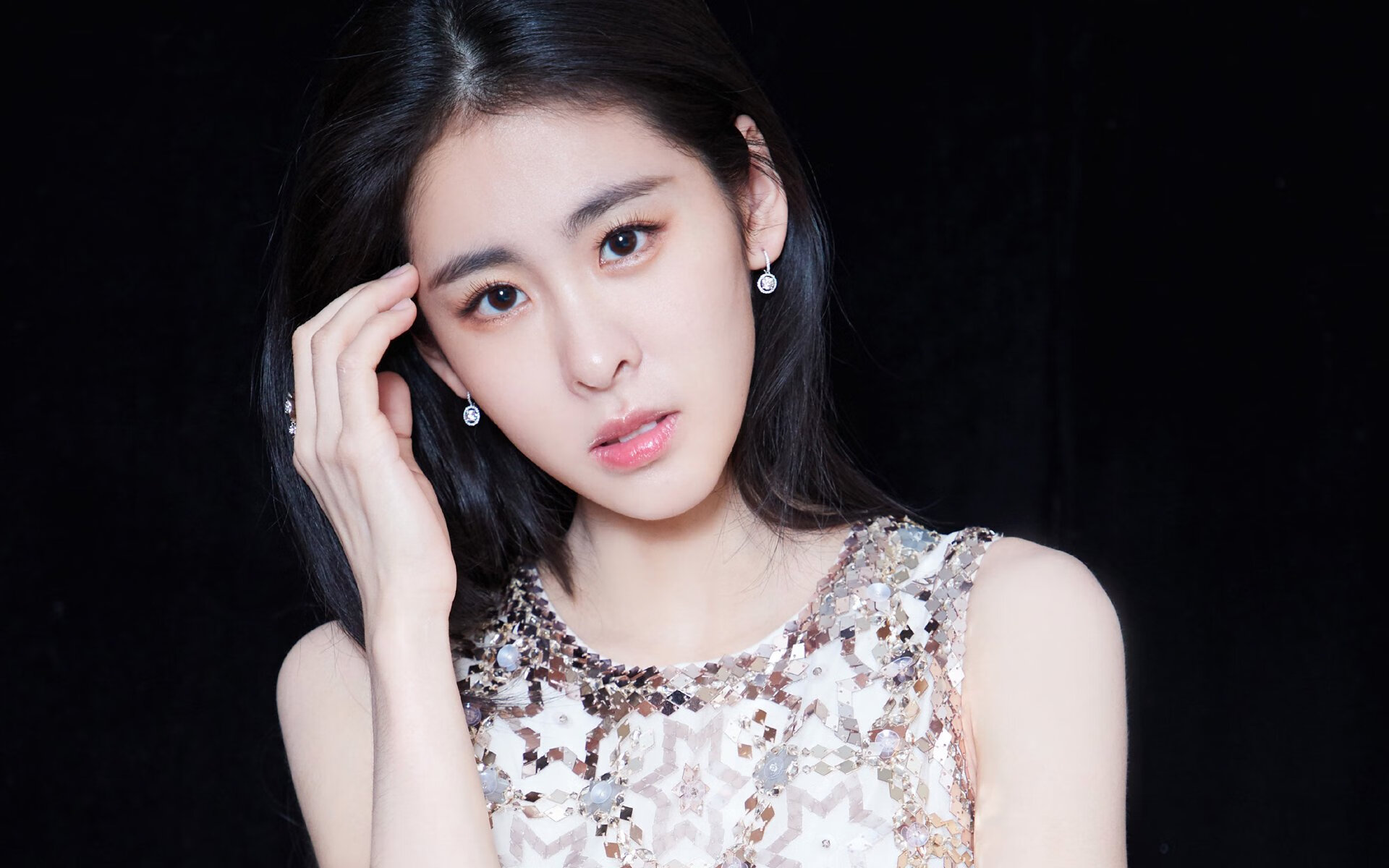 黄蓝之战惊现上帝左脚,墨西哥小将布鲁诺终场绝杀,点燃多特蒙德寂静之夜