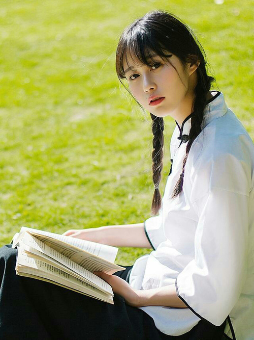 开云体育在线-绿茵场上的跨界狂想，当黄蜂击溃开拓者的欧冠决赛之夜