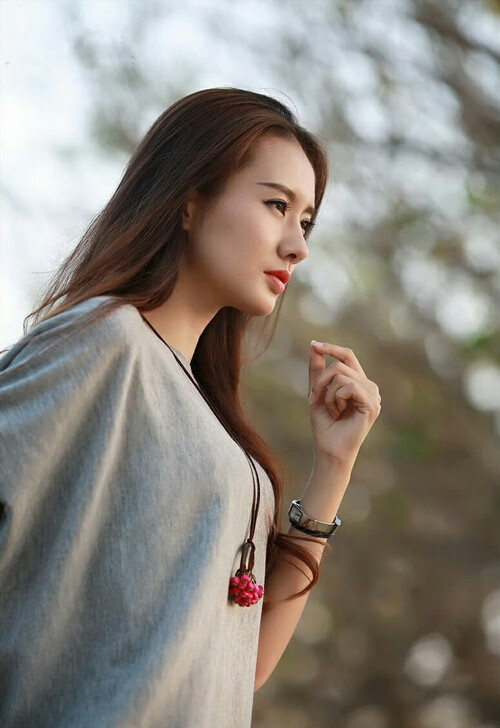 赛道上的绝杀，当英格拉姆在F1街道赛封锁冠军